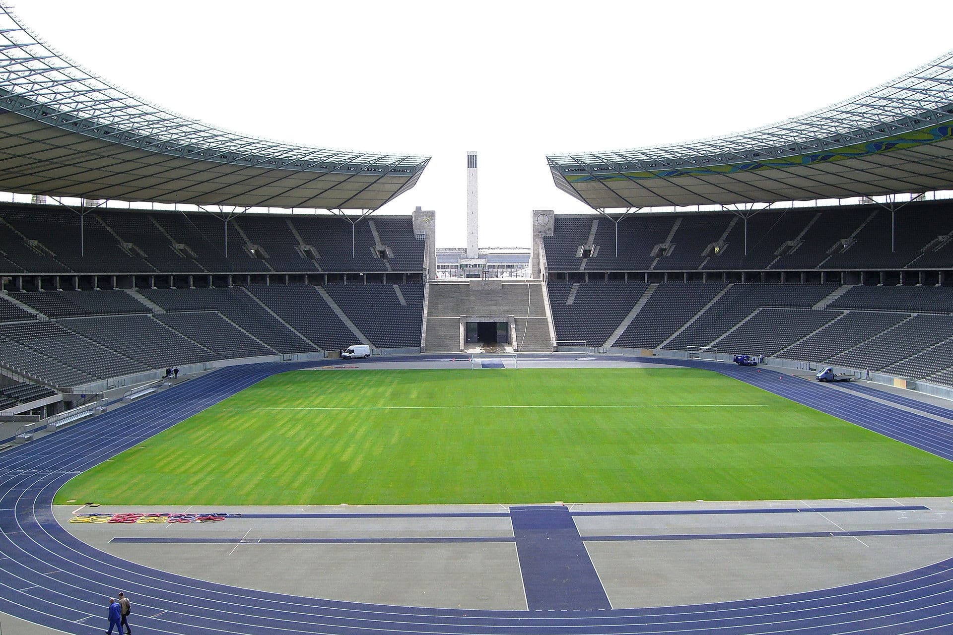 campo de fútbol con césped natural preparado para el Mundial 2006 en el Estadio Olímpico de Berlín